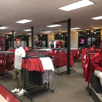 Crimson and Gray - Bookstores Near Me - Pullman, Washington Crimson and Gray - Bookstores Near Me - Pullman, Washington