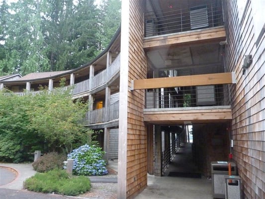 Lake Quinault Lodge by null