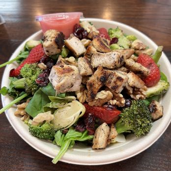 Jimmy G’s Mac & Cheese - Fruit and veggie salad - Salad Near Me - Mesa, Arizona Jimmy G’s Mac & Cheese - Fruit and veggie salad - Salad Near Me - Mesa, Arizona