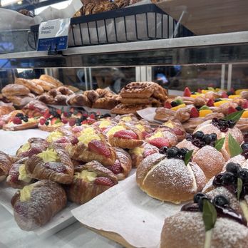 Paris Baguette - Pastry - Coffee & Tea Near Me - New York, New York Paris Baguette - Pastry - Coffee & Tea Near Me - New York, New York