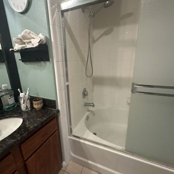 Jb’s Glass and Mirror - Master bathroom before - Glass & Mirrors Near Me Jb’s Glass and Mirror - Master bathroom before - Glass & Mirrors Near Me