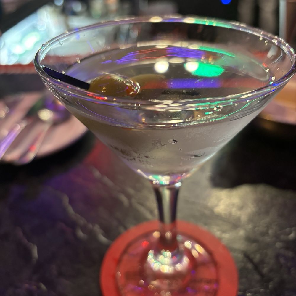 Classic's Restaurant & Lounge - Martini - Seafood Near Me - Shawano, Wisconsin