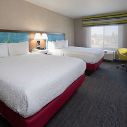 Hampton Inn Visalia - Guest room