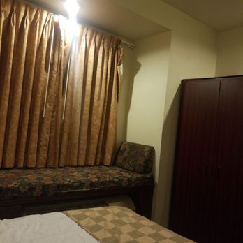 BridgePointe Inn & Suites - Broken curtains - Hotels Near Me - Northwood, Ohio