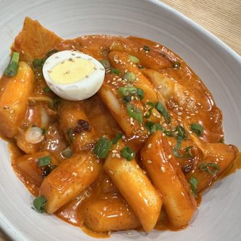 bb.q Chicken Dr. Phillips - Rose Ddeok-Bokki - Korean Near Me - Orlando, Florida
