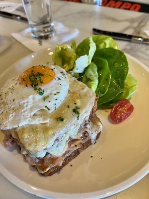 Brasserie Ten Ten by null