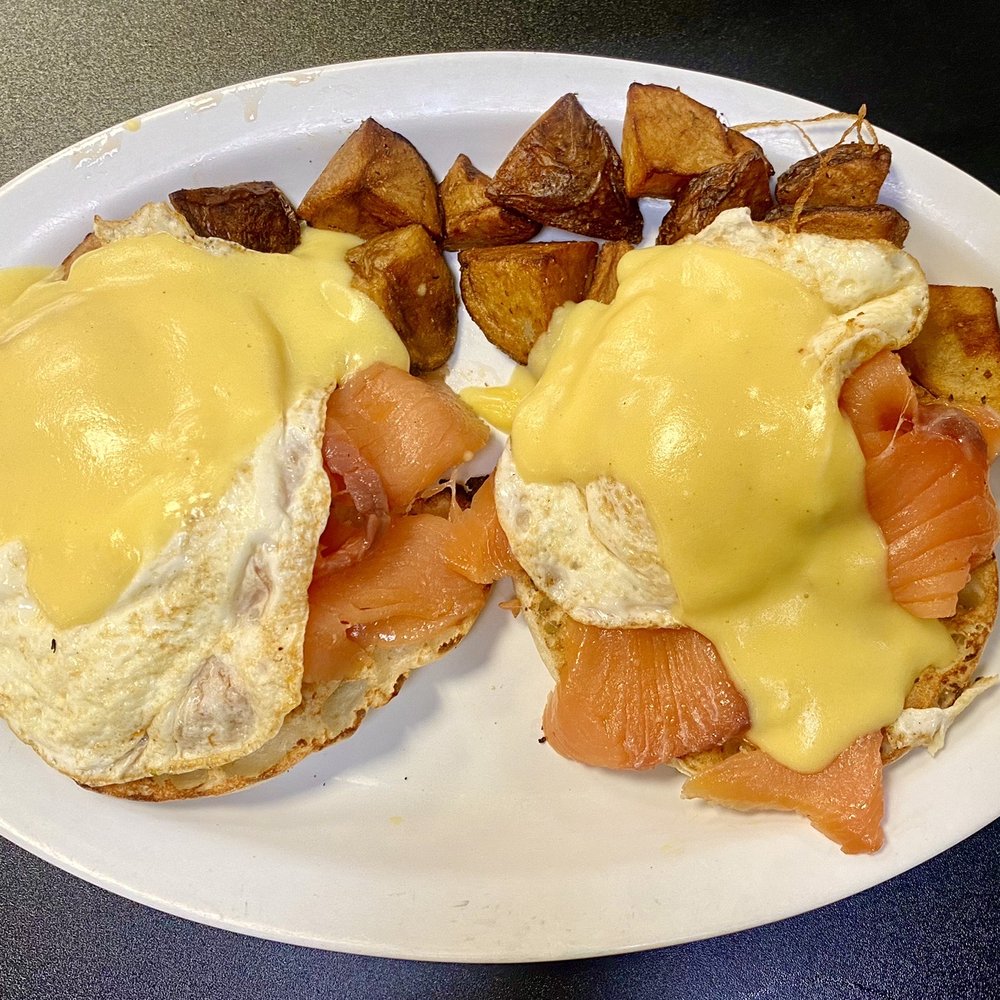 Minuteman Diner - Smoked Salmon Benedict - Diners Near Me - Bedford, Massachusetts Minuteman Diner - Smoked Salmon Benedict - Diners Near Me - Bedford, Massachusetts