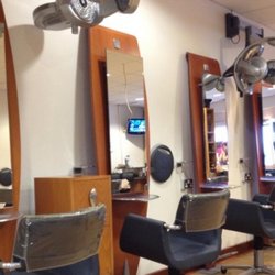 Collage Hair Group