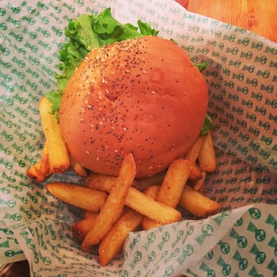 Holy Cow! Gourmet Burger Co. LAUSANNE CHENEAU-DE-BOURG by null
