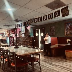 Plaza Jalisco - Indoor seating