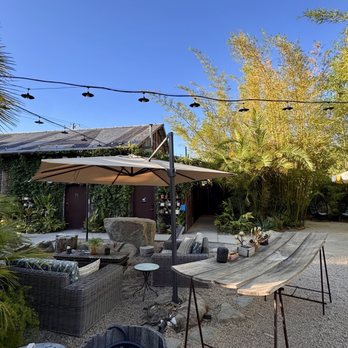 Caravan Outpost - Hotels Near Me - Ojai, California