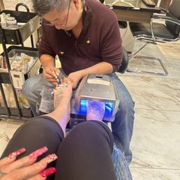 Pedicure In Full Effect With Tom Pedicure In Full Effect With Tom