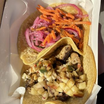Wah Gwaan - Oxtail and Chicken - Food Trucks Near Me - Brooklyn, New York Wah Gwaan - Oxtail and Chicken - Food Trucks Near Me - Brooklyn, New York