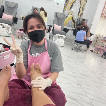 Mimosa Nail Bar - Hannah doers a great pedicure - Nail Salons Near Me - Dallas, Texas Mimosa Nail Bar - Hannah doers a great pedicure - Nail Salons Near Me - Dallas, Texas