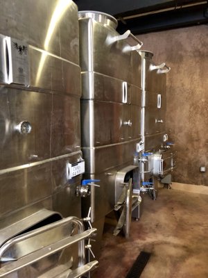 Merus Wines by null