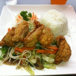 Aroy Thai Express - Fried chicken with vegetables on rice