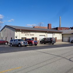 Robert's Auto Body
