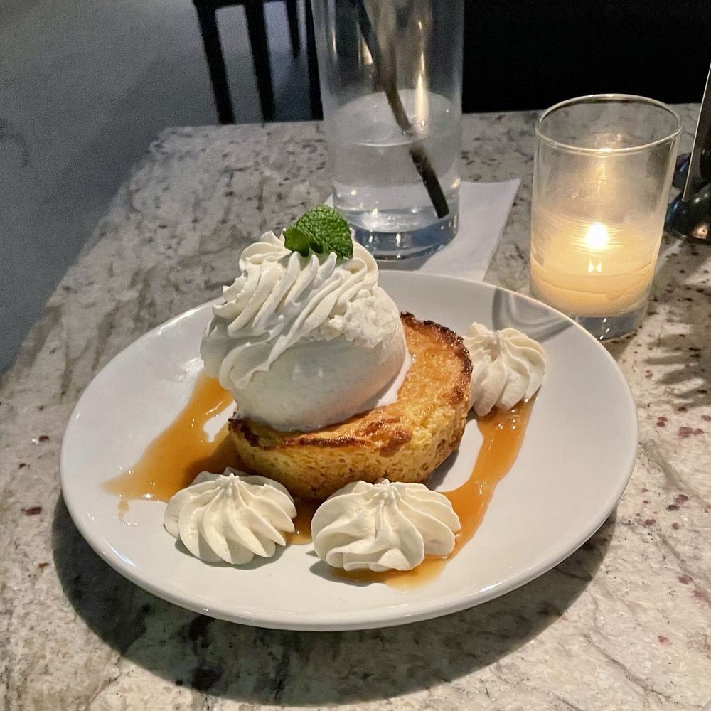 Hanny's - Butter cake - Lounges Near Me - Phoenix, Arizona