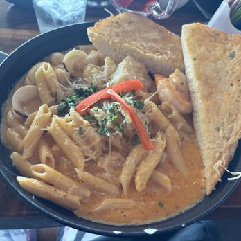 Ventana Grill - Seafood & Chipotle Penne Pasta - Latin American Near Me - Pismo Beach, California Ventana Grill - Seafood & Chipotle Penne Pasta - Latin American Near Me - Pismo Beach, California