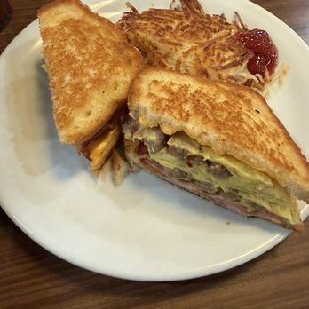 Denny's - Diners Near Me - Marietta, Ohio
