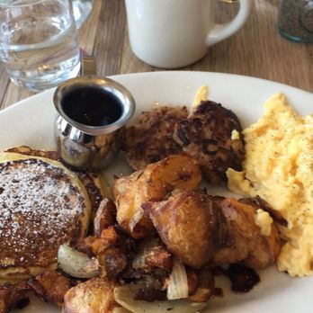 Plow - "The Plow" with homemade sausage and lemon ricotta pancakes. So good. - Breakfast & Brunch Near Me - San Francisco, California
