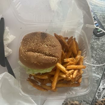 Tony’s Pizza Pasta Grill - Cheeseburger with fries - Pizza Near Me - Clifton, New Jersey Tony’s Pizza Pasta Grill - Cheeseburger with fries - Pizza Near Me - Clifton, New Jersey