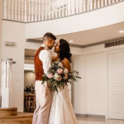 SB Wedding Hawaii  - Wedding dress rental, flowers, and event
