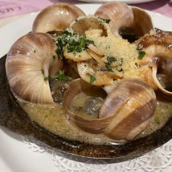 Hotel Caesar's - Escargot - Hotels Near Me - Tijuana, BCN