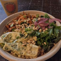 Pad thai bowl