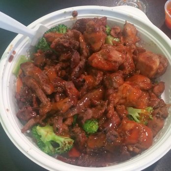 Flame Broiler - Half and half chicken and wagu beef with veggies - Fast Food Near Me - Downey, California