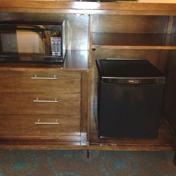 Hampton Inn & Suites Grafton - Two queen beds room: microwave and fridge - Hotels Near Me - Grafton, Wisconsin Hampton Inn & Suites Grafton - Two queen beds room: microwave and fridge - Hotels Near Me - Grafton, Wisconsin