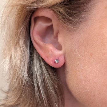 Pierce Lobe And Happiness - Piercing Near Me Pierce Lobe And Happiness - Piercing Near Me