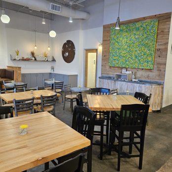 HS Green - Seating area - Salad Near Me - Houston, Texas
