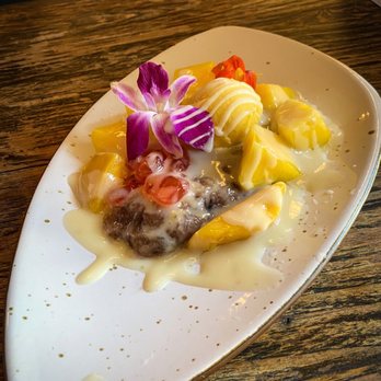 Thai District - Mango sticky rice - Thai Near Me - Long Beach, California Thai District - Mango sticky rice - Thai Near Me - Long Beach, California