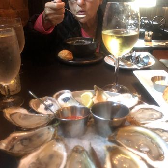 Claddagh Oyster House - 1/2 dozen ea. Valley Pearls & Pinette River oysters - Seafood Near Me - Charlottetown, Prince Edward Island Claddagh Oyster House - 1/2 dozen ea. Valley Pearls & Pinette River oysters - Seafood Near Me - Charlottetown, Prince Edward Island