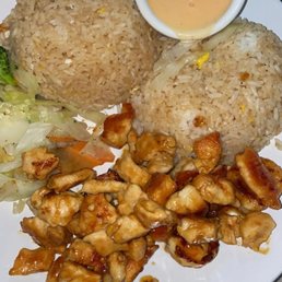 Shrimp and chicken combination with light vegetables