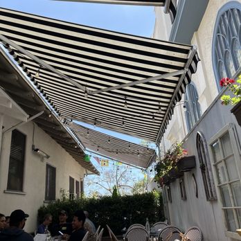 Scarlett Begonia - Patio - Breakfast & Brunch Near Me - Santa Barbara, California