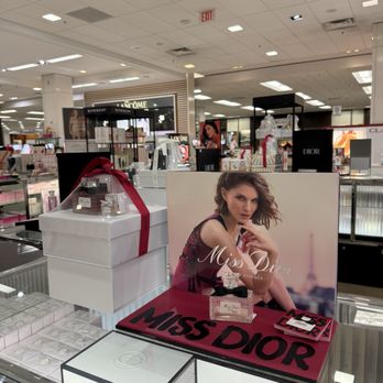 Macy's - Department Stores Near Me - Miami, Florida