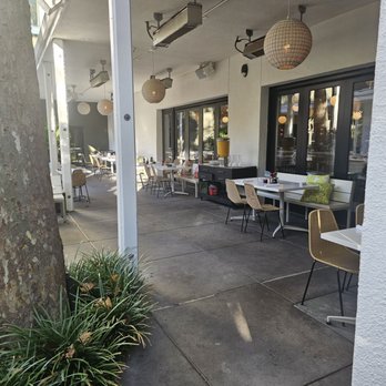 Cafeteria 15L - Patio/outdoor club - Breakfast & Brunch Near Me - Sacramento, California