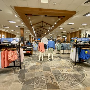 Eddie Bauer - Merchandise in front of store - Sports Wear Near Me - Erie, Pennsylvania Eddie Bauer - Merchandise in front of store - Sports Wear Near Me - Erie, Pennsylvania
