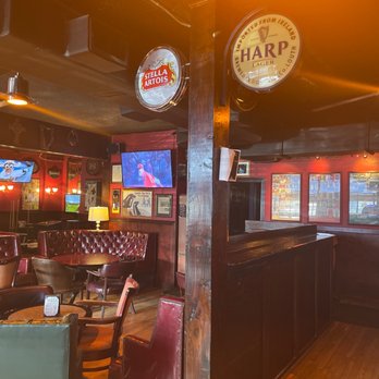 McElroy's Pub - the bar and lounge area - Pubs Near Me - Houston, Texas McElroy's Pub - the bar and lounge area - Pubs Near Me - Houston, Texas