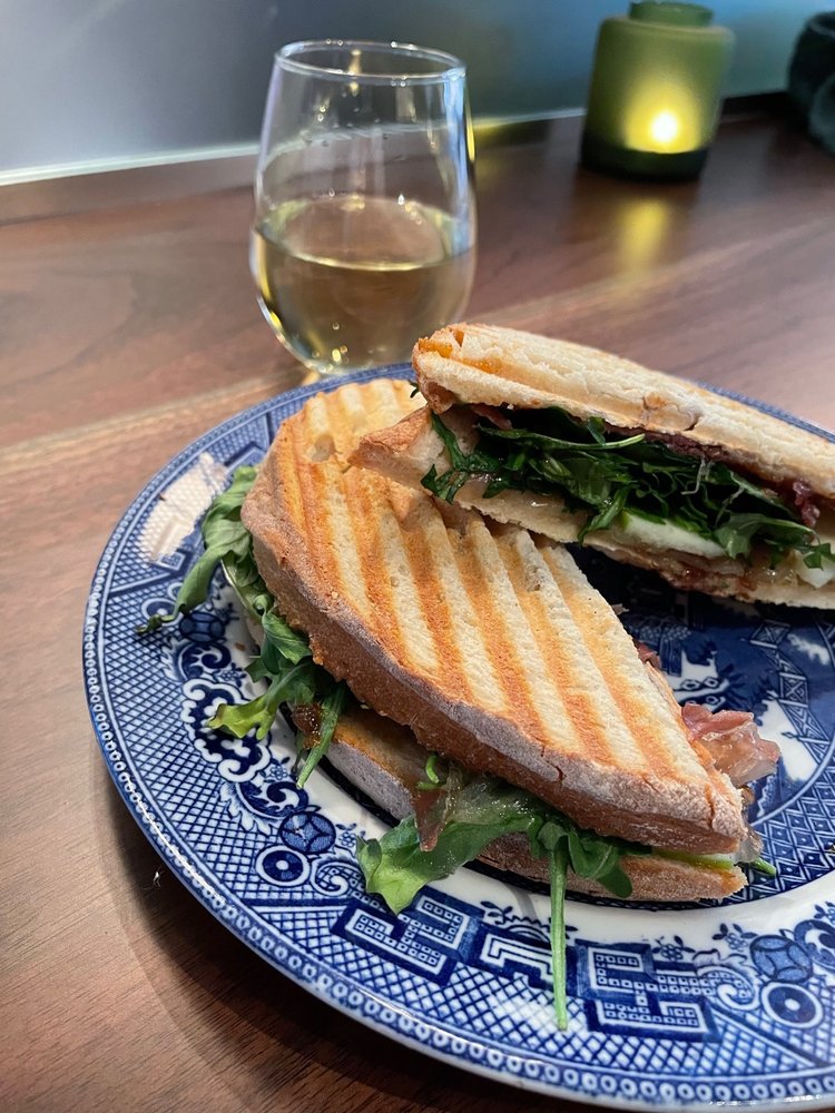 EVANSTON POUR 53 Photos & 23 Reviews 528 Dempster St, Evanston, IL