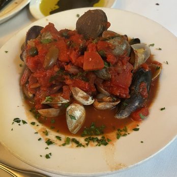 Beppe & Gianni's Trattoria - Clams and mussels - Italian Near Me - Eugene, Oregon Beppe & Gianni's Trattoria - Clams and mussels - Italian Near Me - Eugene, Oregon