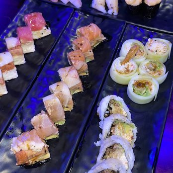 Sushi Damu - Ex-GF / Ex-BF / Spider roll / Honeymoon roll / Salmon, yellowtail, escolar, spicy scallop nigiri / Baked Jen Jen roll - Sushi Bars Near Me - Tustin, California