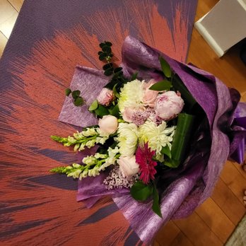 Flowers & Blooms NYC - Bouquet - Florists Near Me - Queens, New York Flowers & Blooms NYC - Bouquet - Florists Near Me - Queens, New York