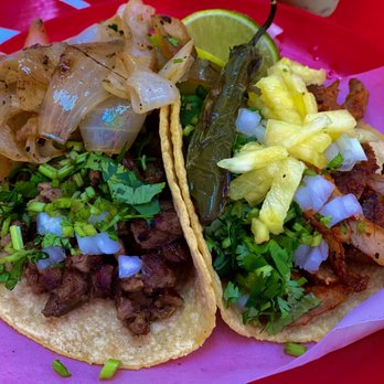 Chilangos Tacos - Carne Asada (l) & Pastor (r) - Tacos Near Me - Dallas, Texas