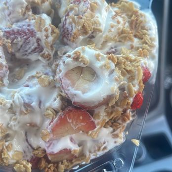 Fruta Mania - Fresas cafecitas/negritas por dentro. Todas salieron a si. - Juice Bars & Smoothies Near Me - La Puente, California Fruta Mania - Fresas cafecitas/negritas por dentro. Todas salieron a si. - Juice Bars & Smoothies Near Me - La Puente, California