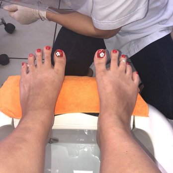 Tami-A Nails Salon - Hand painted hibiscus flowers - Nail Salons Near Me - Honolulu, Hawaii Tami-A Nails Salon - Hand painted hibiscus flowers - Nail Salons Near Me - Honolulu, Hawaii