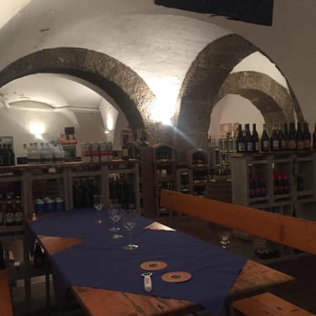 Bottle Shop - Beer, Wine & Spirits Near Me - Salzburg, 5