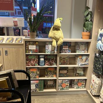 Foyles - Kids selection - Bookstores Near Me - London, XGL